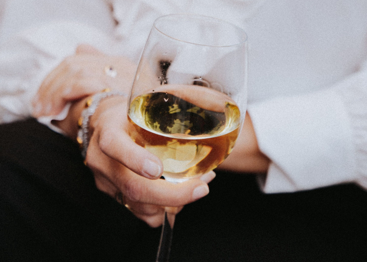 Smelling Wine 5 Steps of How To Smell Wine Professionally